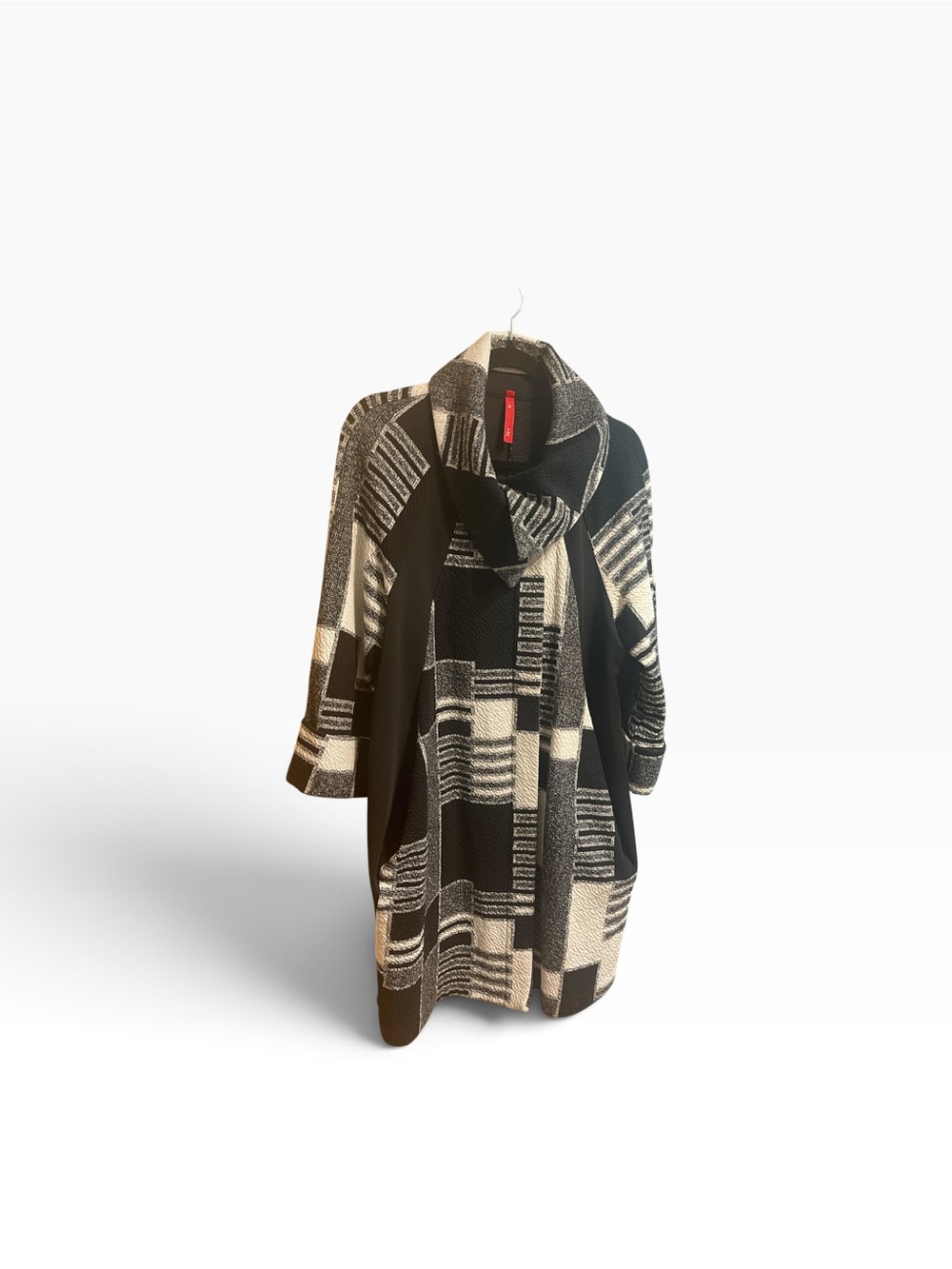 Misook Geometric Button Front Coat in Black & White Size Medium